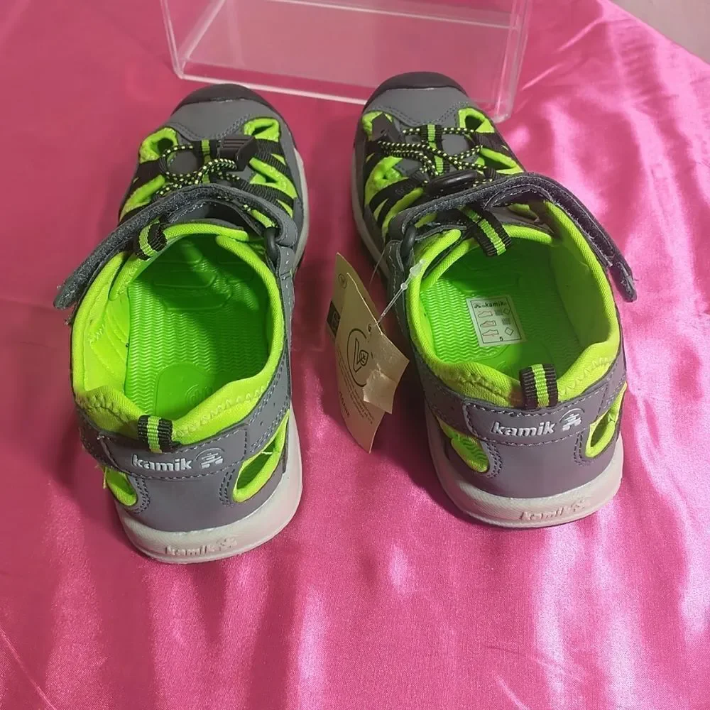 Kamik Wildcat Kids Youth SZ 3Y Charcoal / Lime Outdoor Camping Hiking Sandals